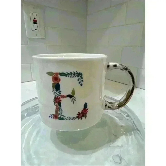Letter E Elegant Gold Coffee Tea Mug Cup Pre-Owned - Picture 1 of 12